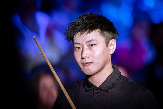 名年轻且具 名年轻且具